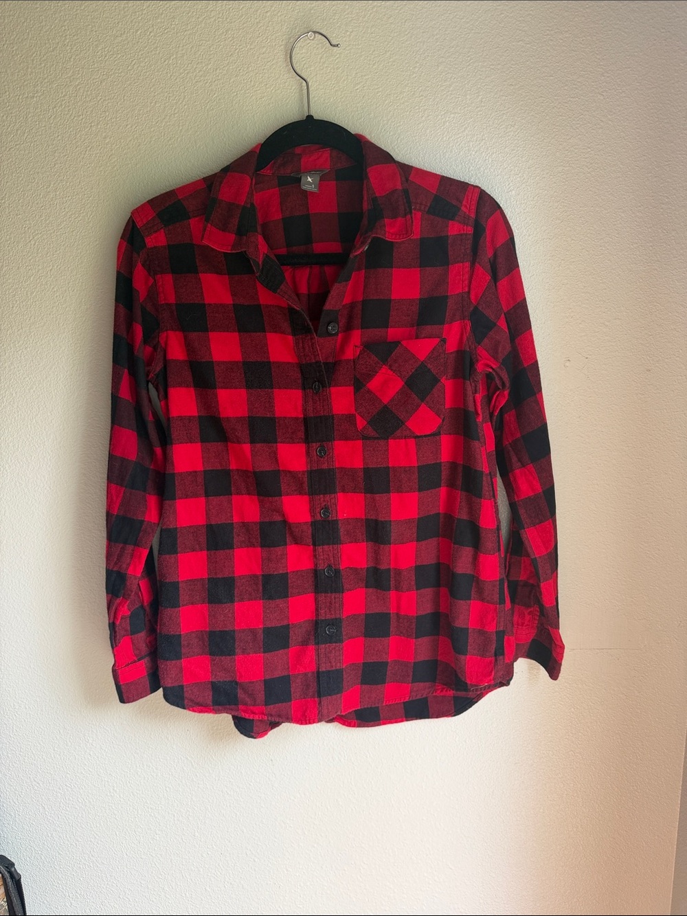 Eddie Bauer Red and Black Buffalo Plaid Button-Down Shirt sku8